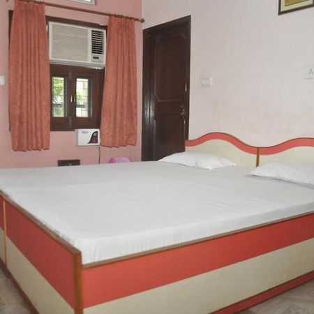 Aapnni Hotel Jaipur Rum bild